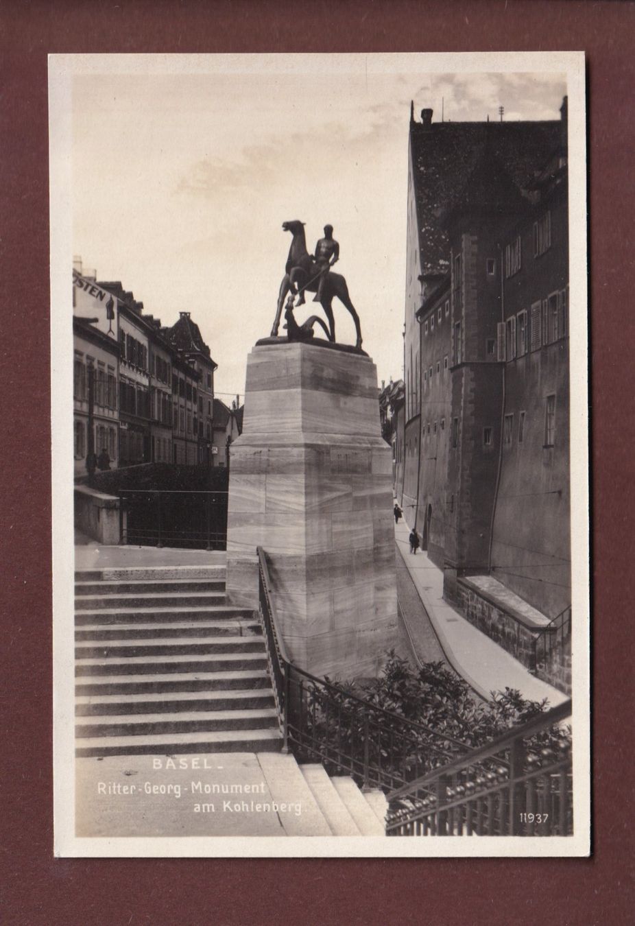 Cartoline postali: BASEL - Ritter Georg Monument am Kohlenberg – Usato da Pully venduto da nicecards