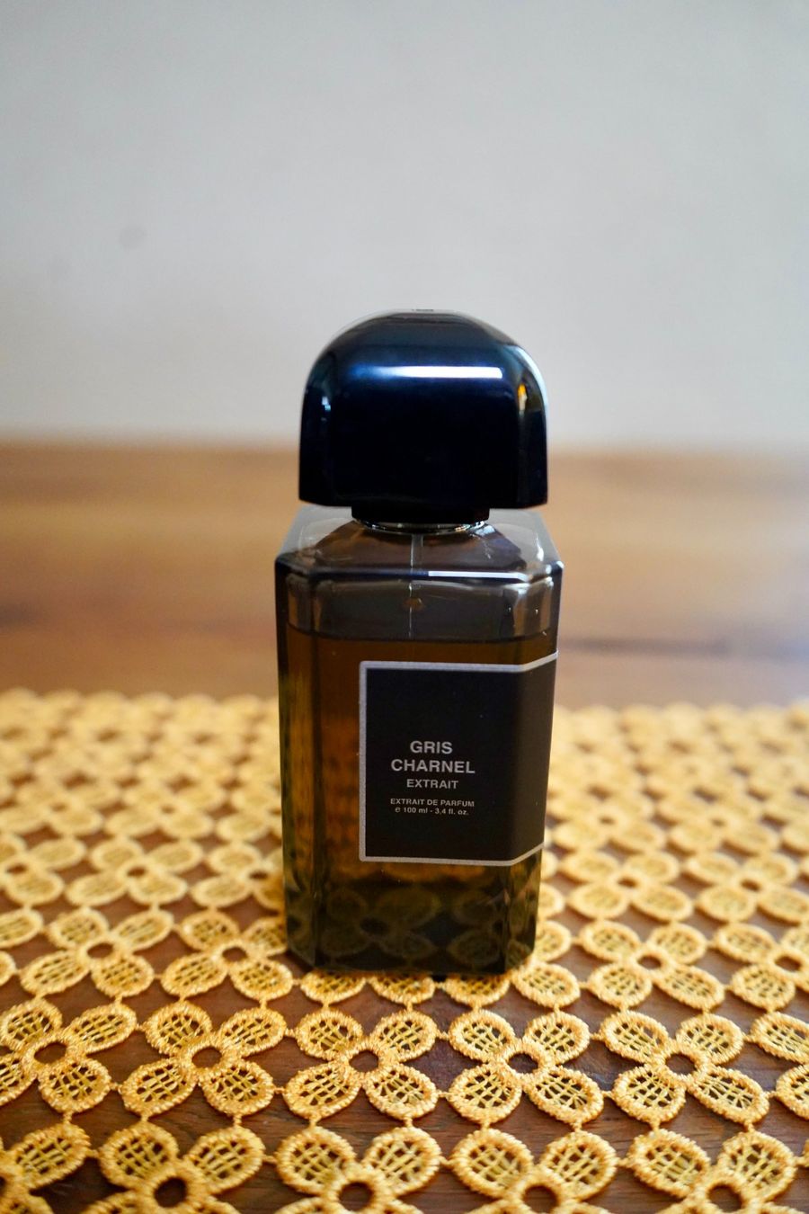 Profumi & Eau de Toilette: BDK Gris Charnel Extrait Parfum – Usato da Einigen venduto da ScentSational