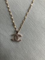 Modeschmuck Kette mit CC-Anhänger . Wie neu!