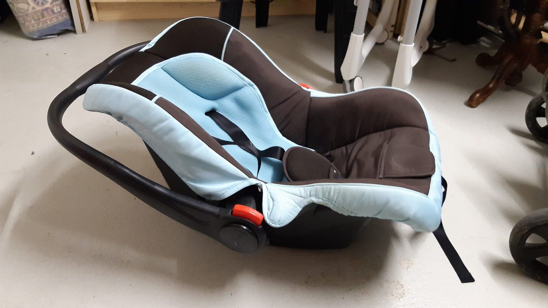Seggiolini per auto: Babyschale – Usato da Holzhäusern ZG venduto da mir_g66g 2