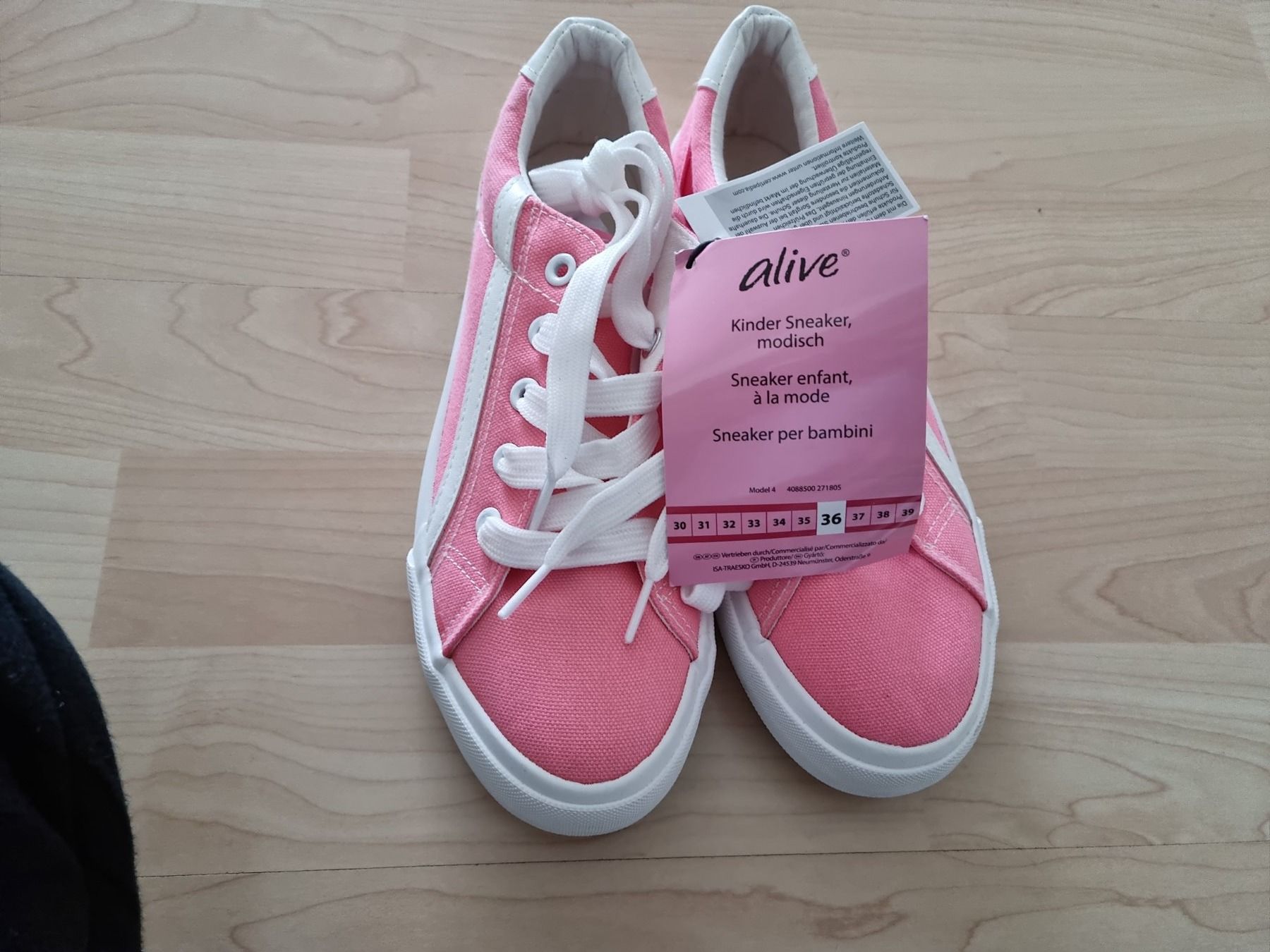 Scarpe per ragazze: Sneaker Mädchen, Grösse 36. – Nuovo e nell'imballaggio originale da Ostermundigen venduto da aydin014