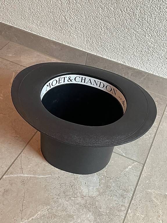 Moet Sonstiges: Moët & Chandon Champagner Kühler – Gebraucht aus Ettingen von Donald4107