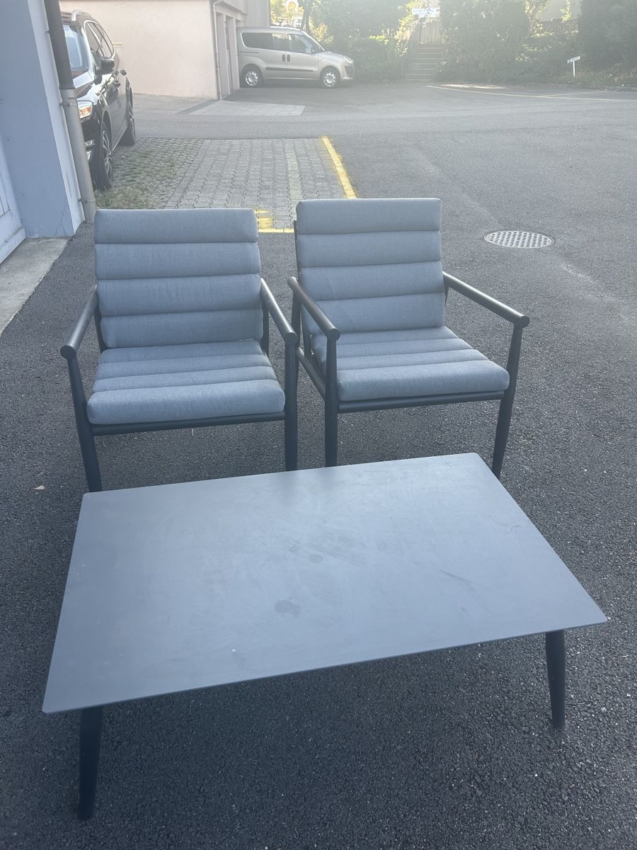 Sessel: Balkon-/ Gartensitz mit Tisch – Gebraucht aus Langenthal von E.Mersin 1