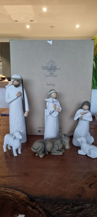 Handbeschilderd Hars Beeldje 19 Cm Kerststal Figuur Willow Tree „De Heilige Familie Beeldje - Handbeschilderd Hars Figuur, 19 Cm Kerst Decoratie 19 Cm