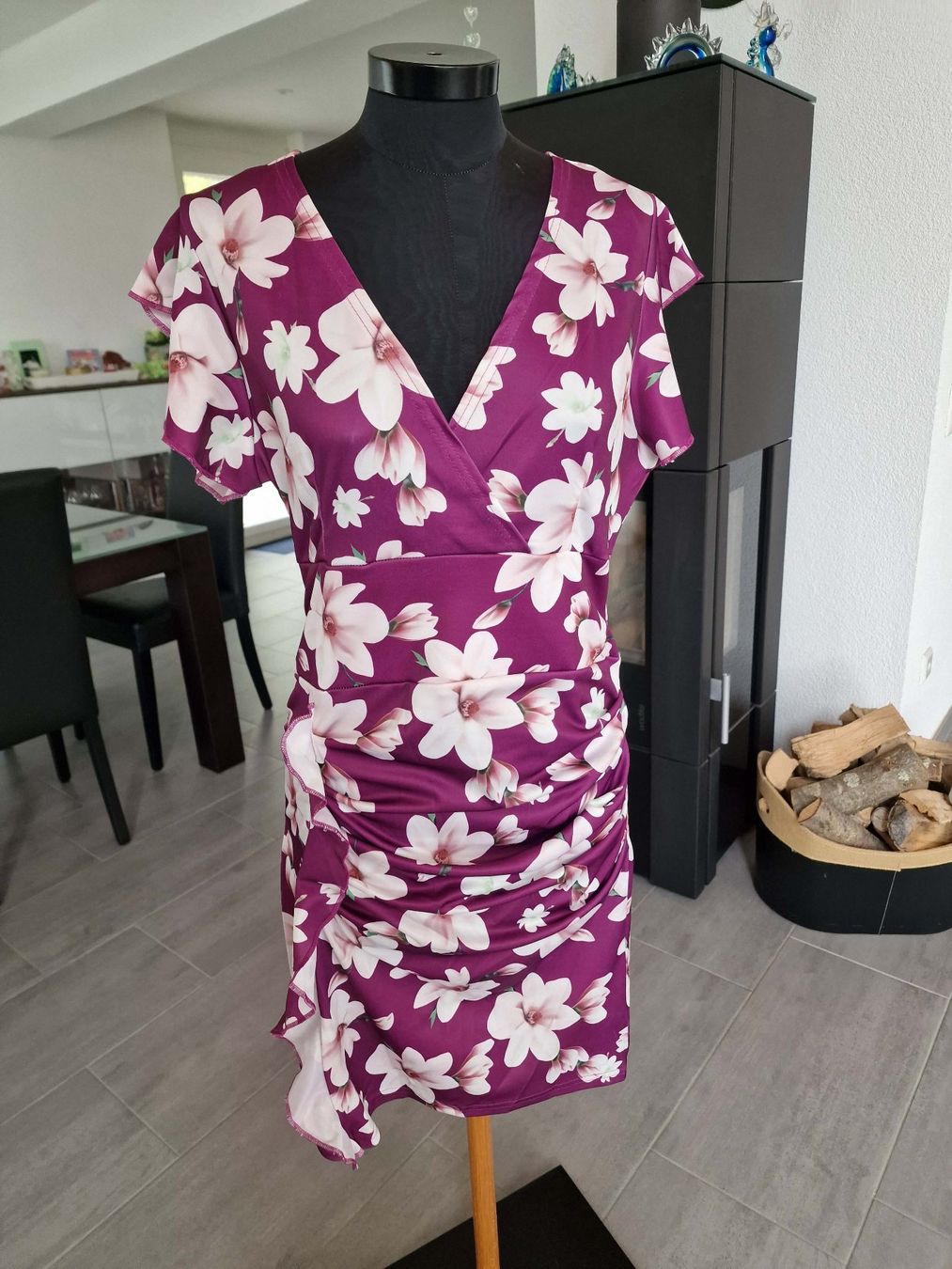 Vestiti: Elegantes Kleid mit Blumen NEU – Nuovo e nell'imballaggio originale da Wil  AG venduto da Kfloh