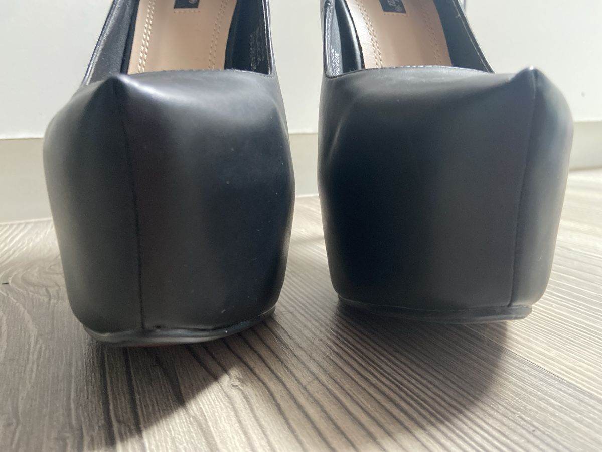 Scarpe da donna: Schwarze High Heels Sergio Todzi, Gr. 37 – Usato da Sirnach venduto da SpeedyGT 4