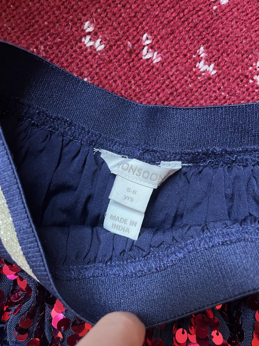Kleider & Röcke: Sequins skirt like new age 5-6 years – Neu (gemäss Beschreibung) aus Genève von dmt_y25y 3
