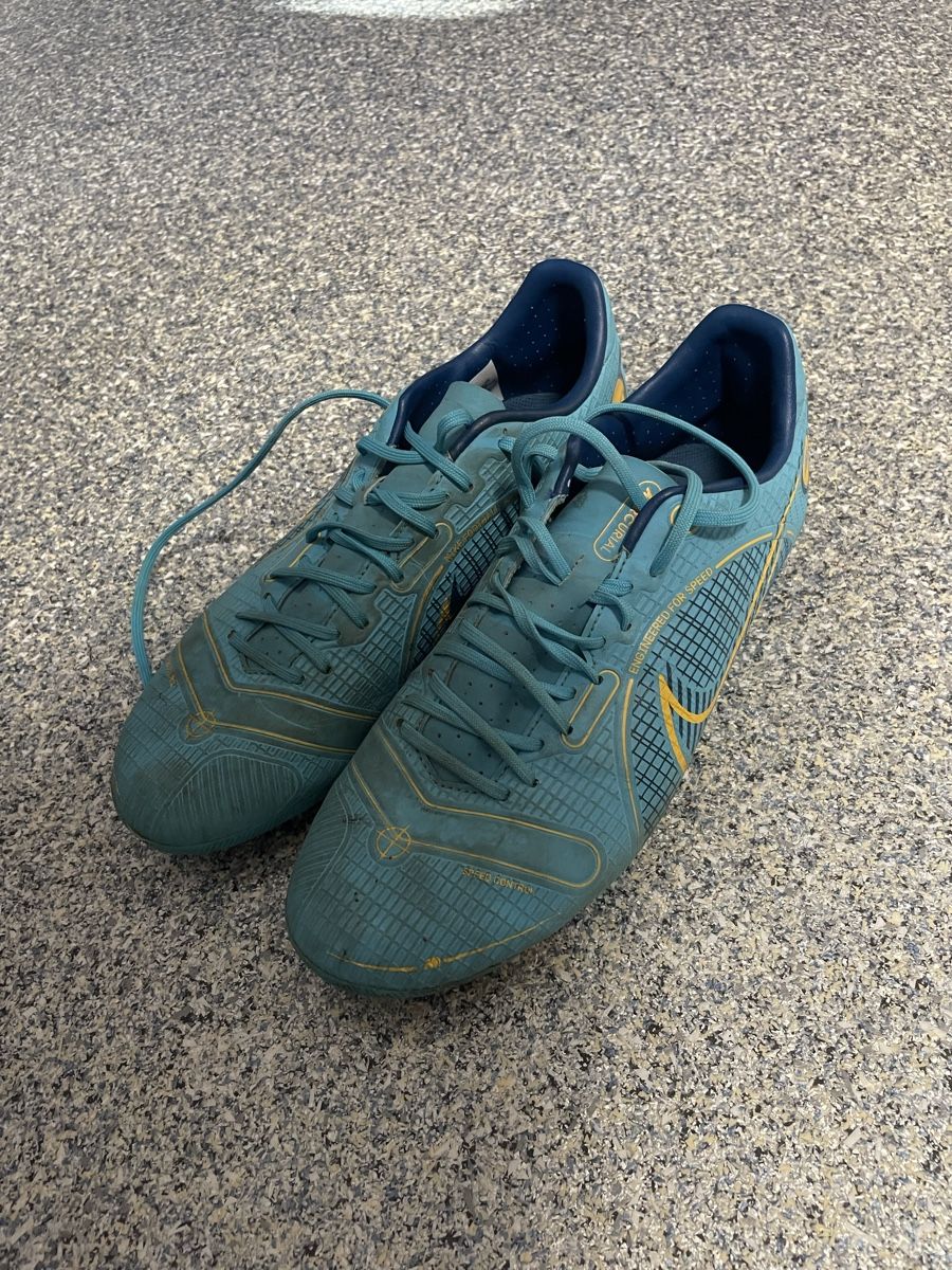 Nike Scarpe da uomo: Nike Fussballschuhe Gr. 40 – Usato da Wahlendorf venduto da CmsFamily