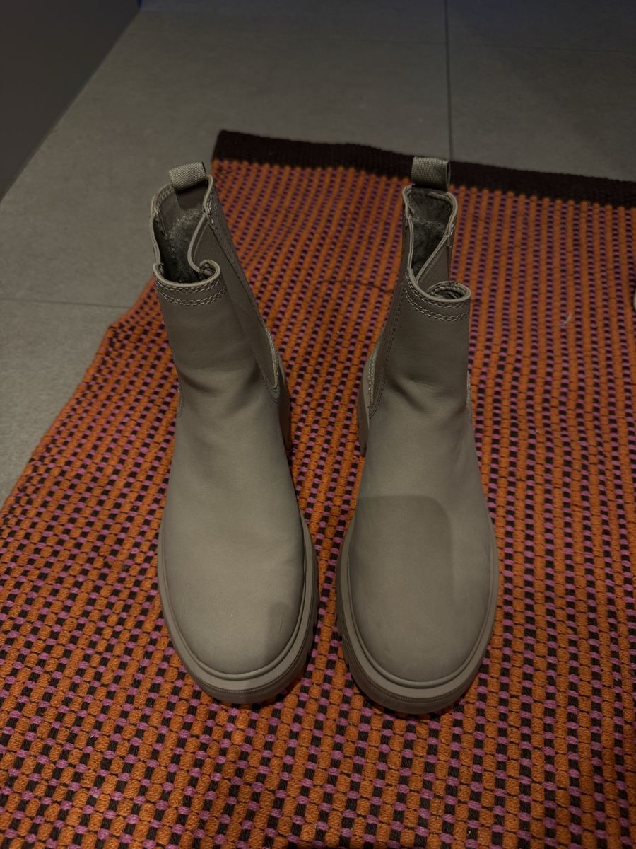 Scarpe da donna: beige boots – Usato da Roggwil BE venduto da lffcb 1