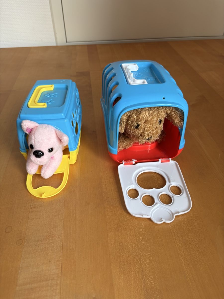 Jouets: Spielzeug Hunde mit Tragekorb 2 Stück – D'occasion à Sonnental par sunnyside_m 1