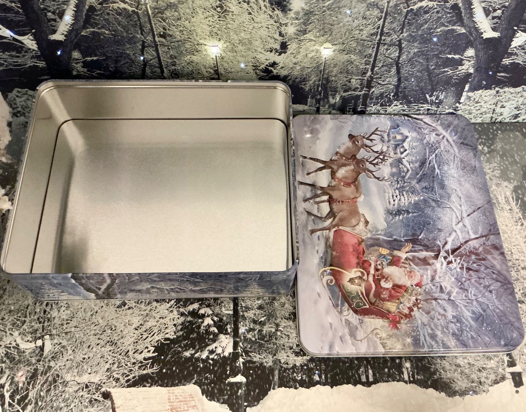 Tutte le decorazioni: SEHR SCHÖNE ÄLTERE BLECHDOSE – Usato da Zell LU venduto da Silvermemory 3