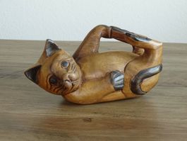 Handgeschnitzte Holzkatze – Einzigartiges Deko-Objekt
