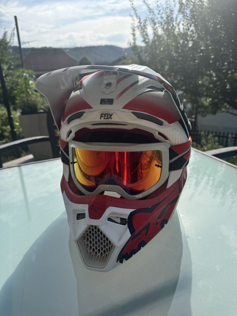 Fox Casques & visières: Casque de moto Fox  – D'occasion à Tavannes par lea_f265
