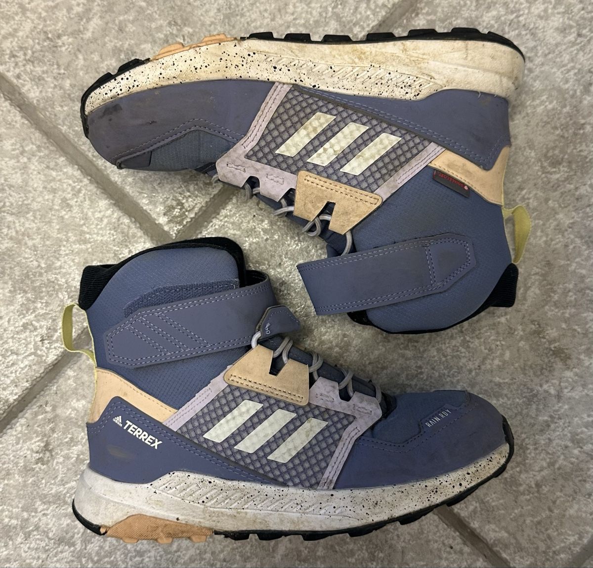 Adidas Scarpe per ragazze: Adidas Winterschuhe Gr. 34 – Usato da Oensingen venduto da dorian07