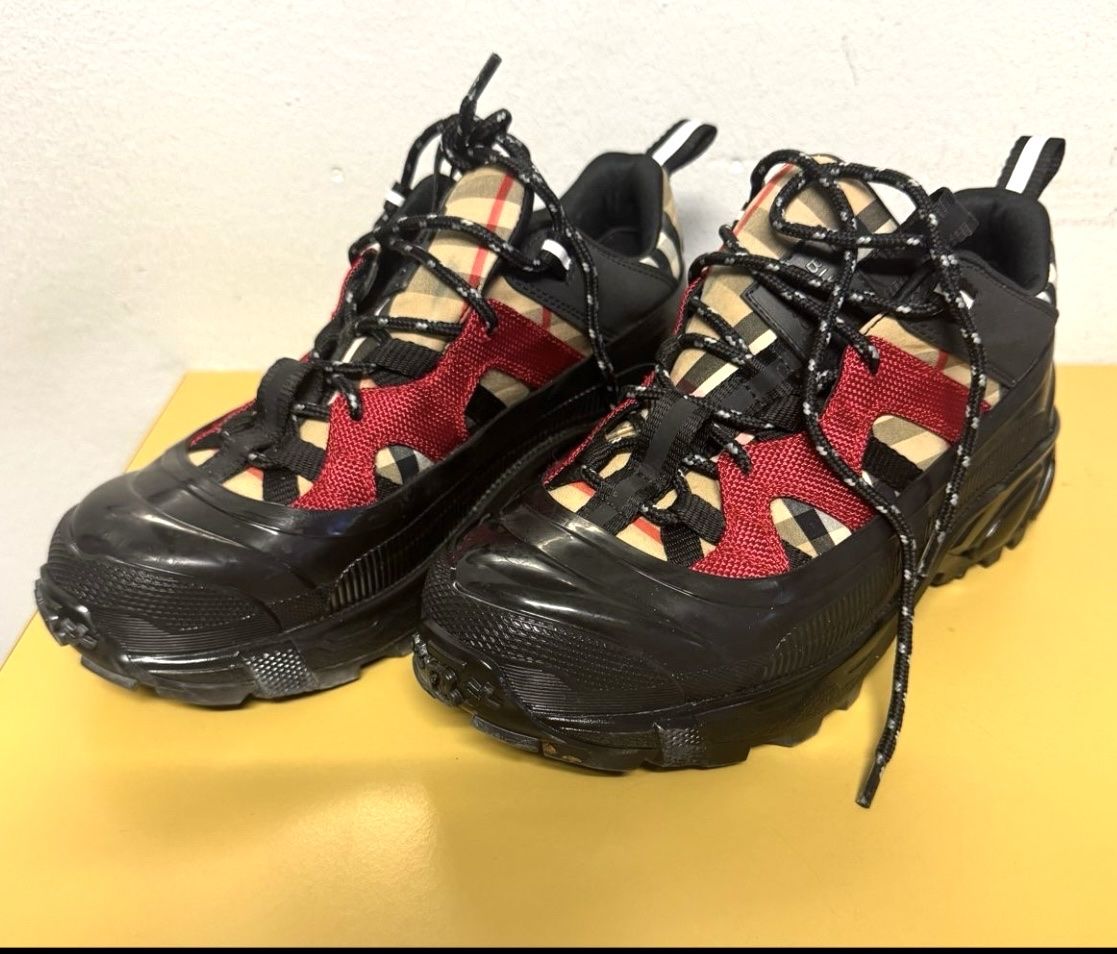 Burberry Scarpe da donna: Burberry Schuhe Grösse 36 – Usato da Schlieren venduto da tatiana777