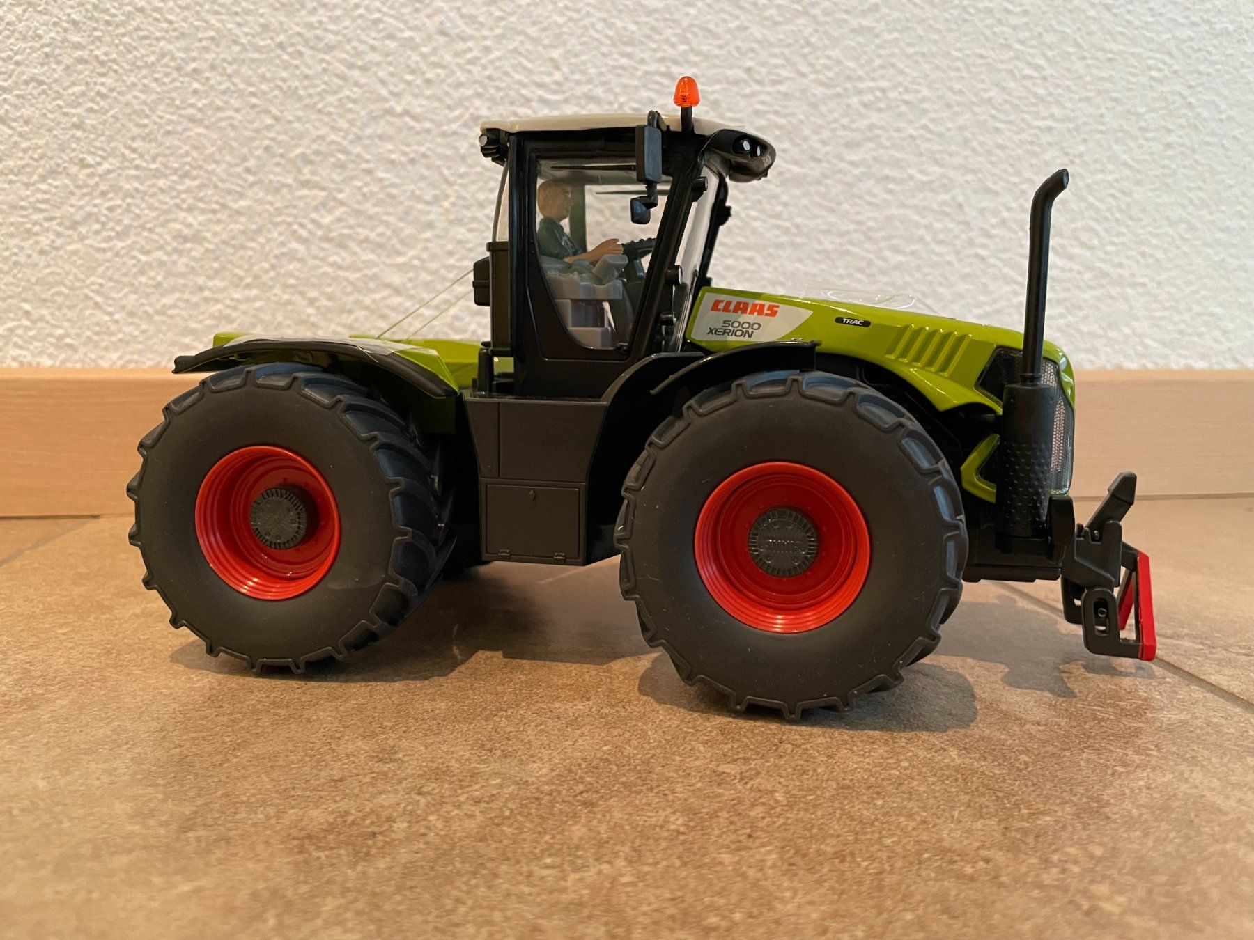 Claas Trattori: SIKU Claas Xerion 5000 – Nuovo e nell'imballaggio originale da Kreuzlingen venduto da Stefan1150 2
