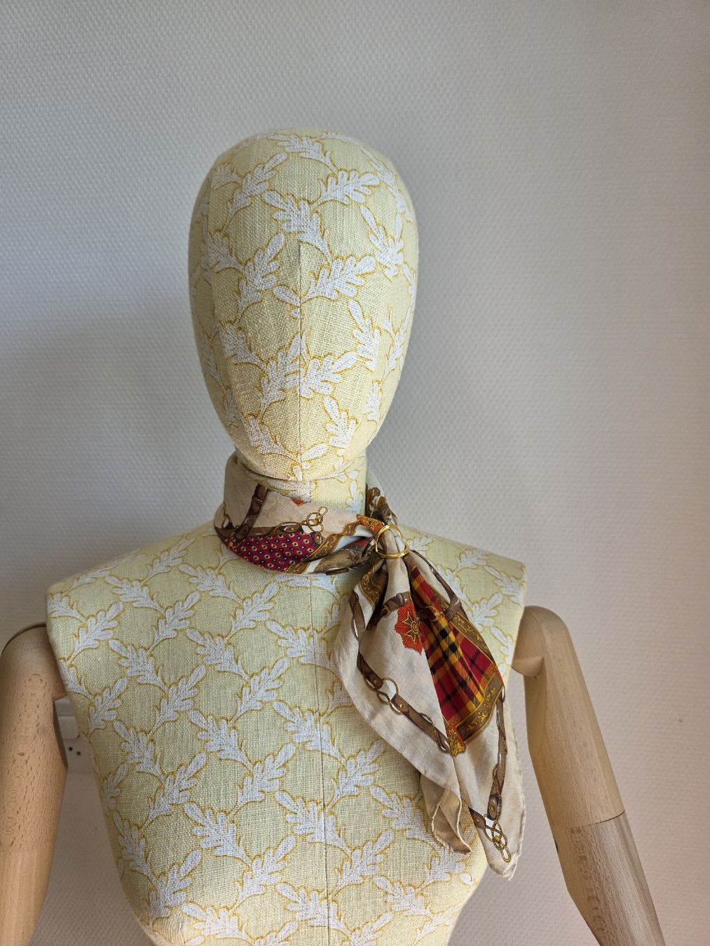 Celine Foulards, Tücher & Schals: Vintage Céline Paris Tuch – Neu (gemäss Beschreibung) aus Zürich von LIMAR 6