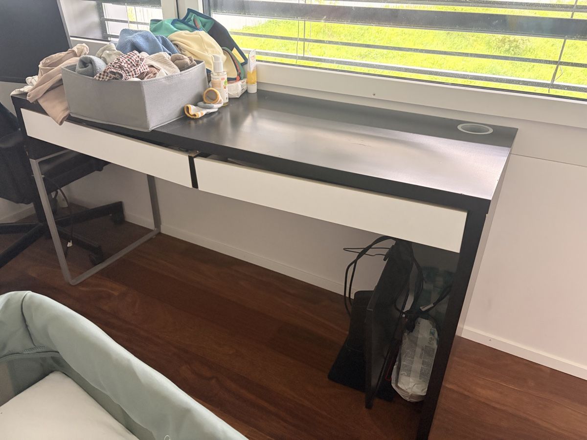 Schreibtische: IKEA Micke Schreibtisch – Defekt aus Walchwil von lou_th5k