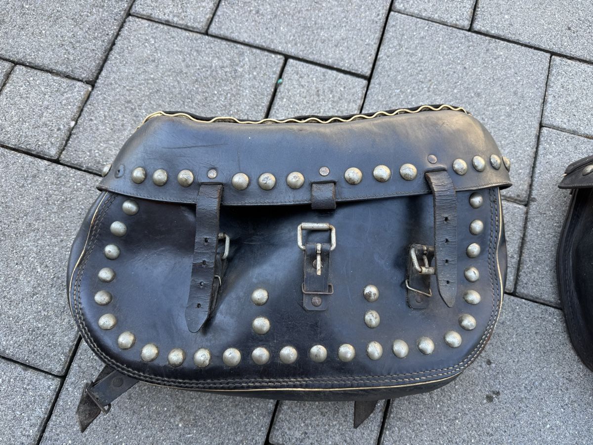 Harley-Davidson Tutti i ricambio per moto: Satteltaschen Panhead Harley Oldtimer Leder – Usato da Aathal-Seegräben venduto da Romeo8607 1
