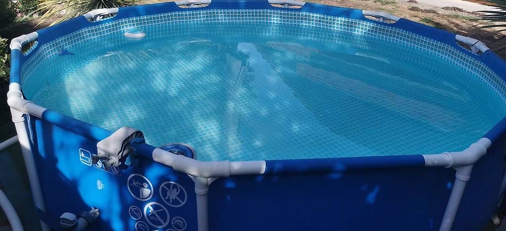 Schwimmbad: Gut erhaltener Pool – Gebraucht aus Muttenz von ral_yr2d 3