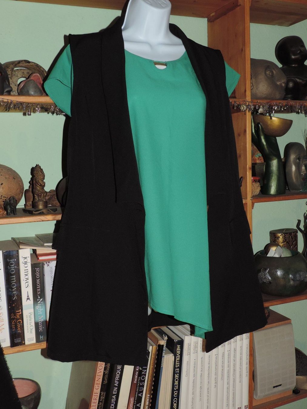 Lotti di vestiti: ensemble haut gilet noir – Usato da Genève venduto da Axelle333 5