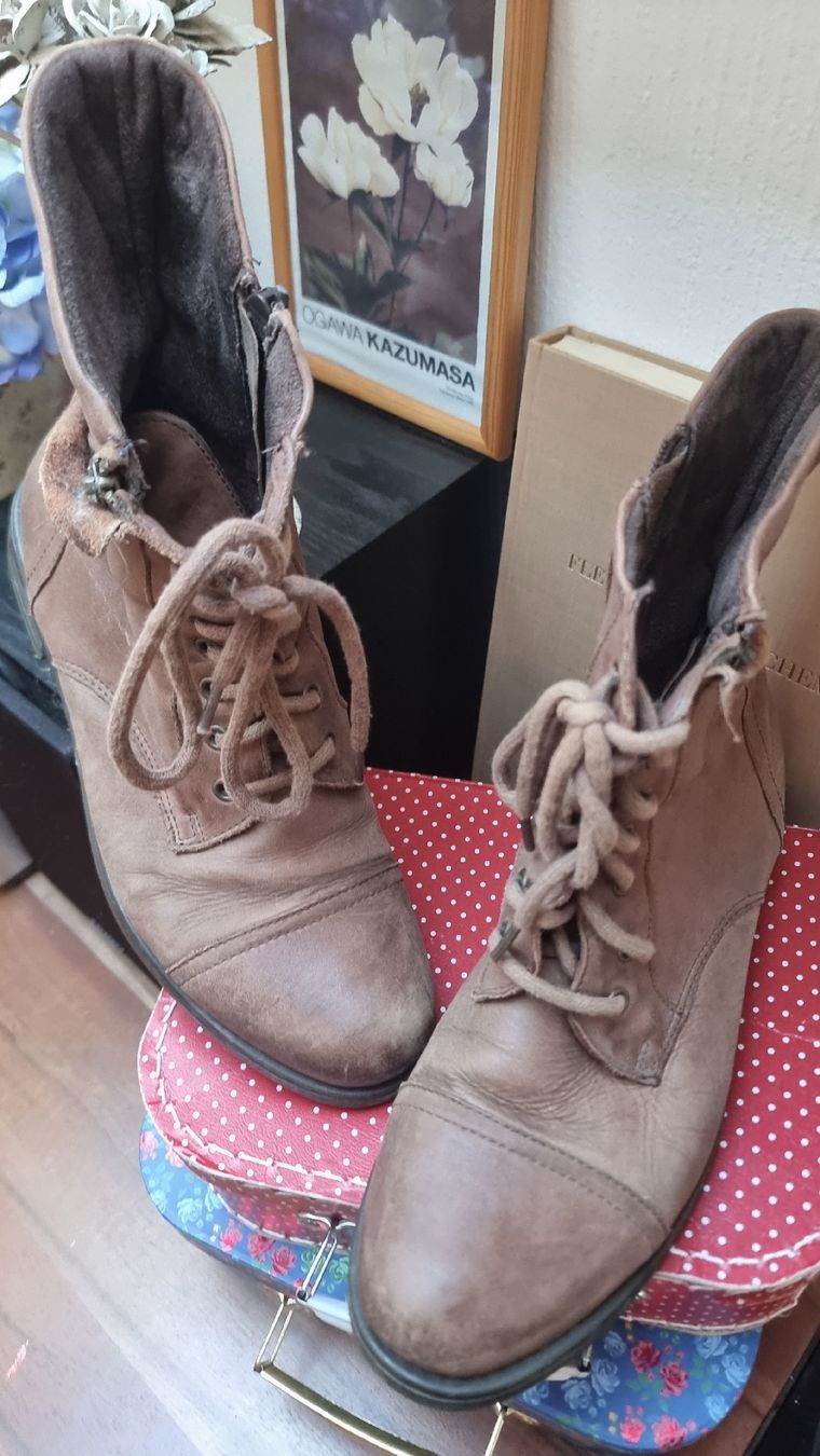 Scarpe da donna: Bottines à lacets et fermeture éclair marron taille 39 – Usato da Vevey venduto da fer3ica 6