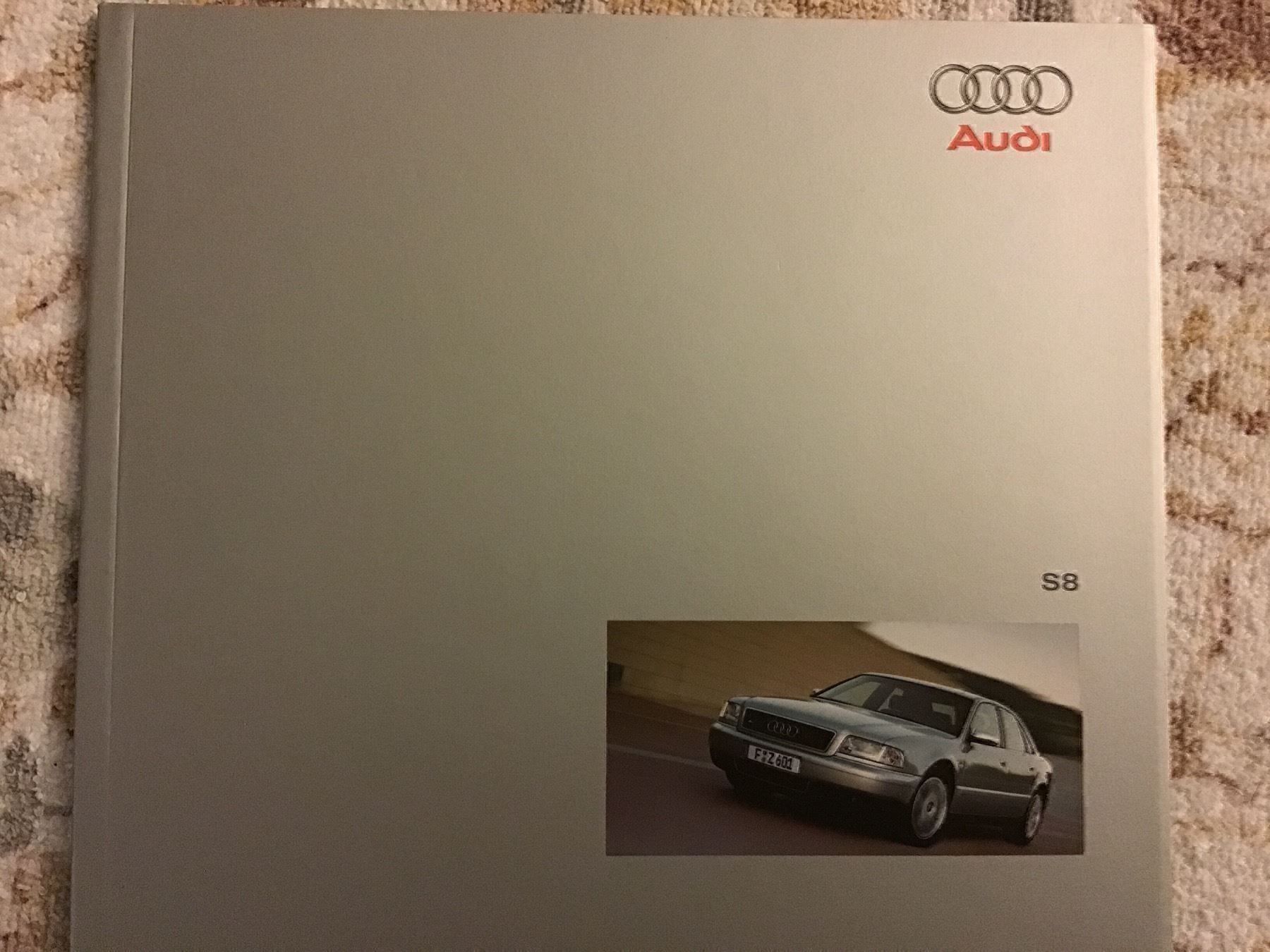 Audi Documenti: Audi S8 Verkaufsprospekt, top, Juni 2000 – Usato da Scherzingen venduto da Starseller62