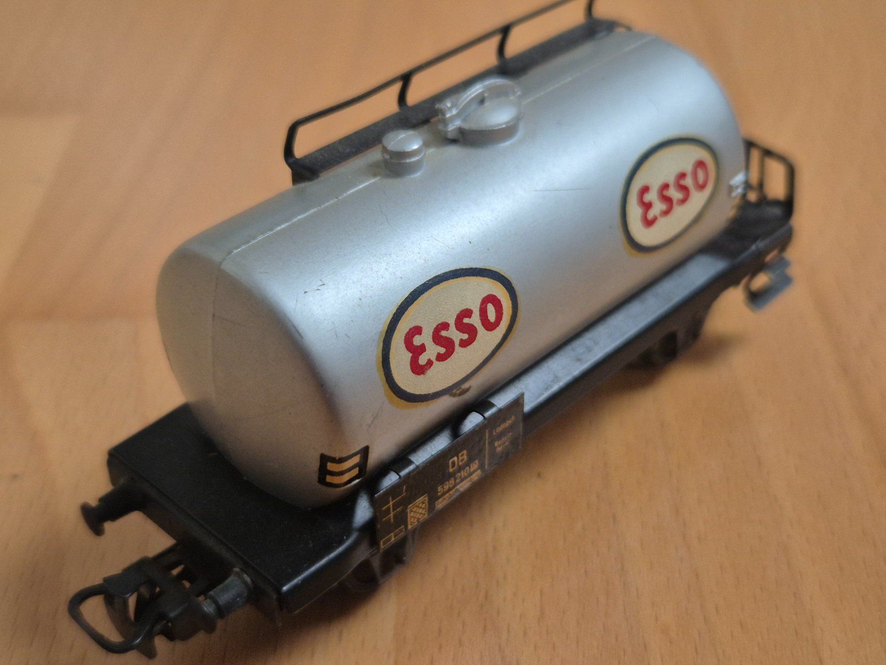 Märklin Modellini di ferrovie: Güterwagen H0 Märklin Esso – Usato da Wetzikon ZH venduto da Gterl 1