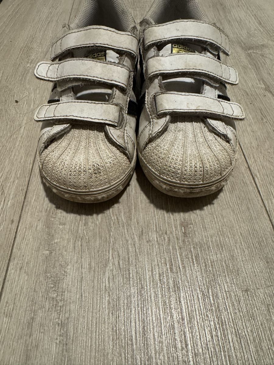 Adidas Chaussures hommes: Adidas Superstar Gr. 33.5 – D'occasion à Basel par mimi8668