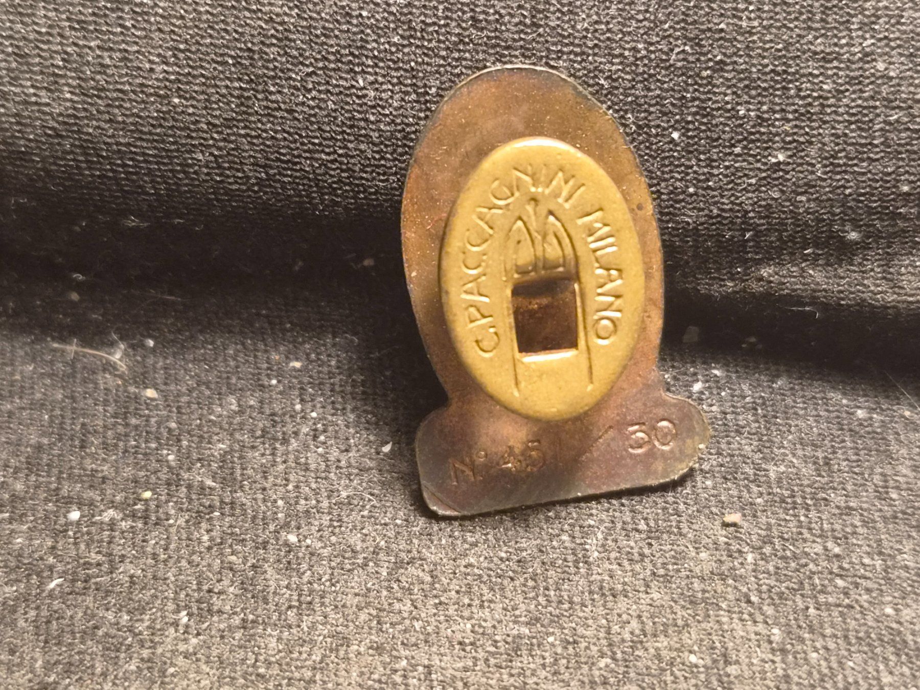 Pirelli Placchette & Badge: PIRELLI  BADGE  VINTAGE  COLLECTION – Usato da Bellevue venduto da BURGOLMANIA 1
