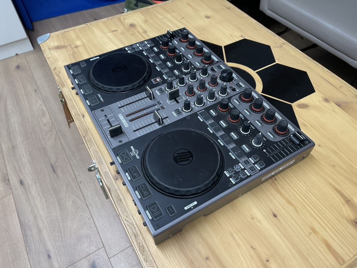 Reloop Mischpulte: Reloop Jockey 3 Remix Digital DJ Controller - Top Zustand! – Gebraucht aus Stans von lion85 3