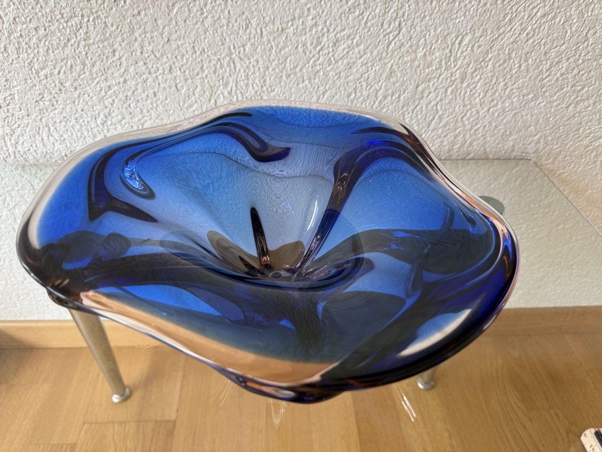 Ciotole: Glasschale blau Designobjekt Glaskunst – Usato da Bern venduto da Delamer