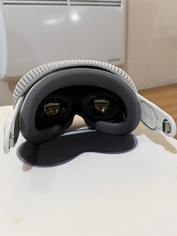 Apple VR Brille: Apple Vision Pro M5 256GB – Gebraucht aus Mont-sur-Lausanne von Azyxium 3