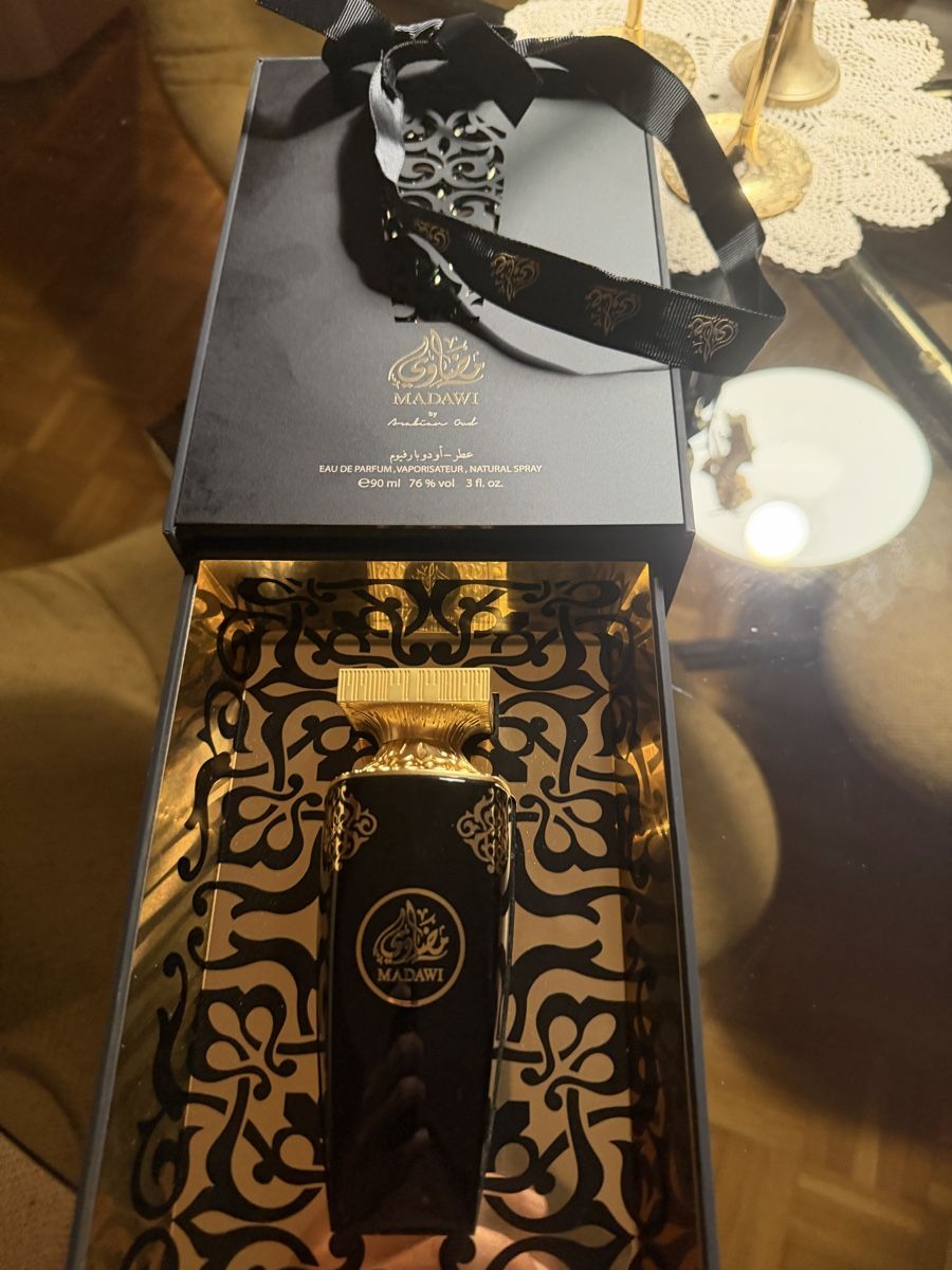 Profumi & Eau de Toilette: Madawi Arabian Oud Eau de Parfum 90ml  – Nuovo (secondo la descrizione) da Schlieren venduto da ete_7zjh 1