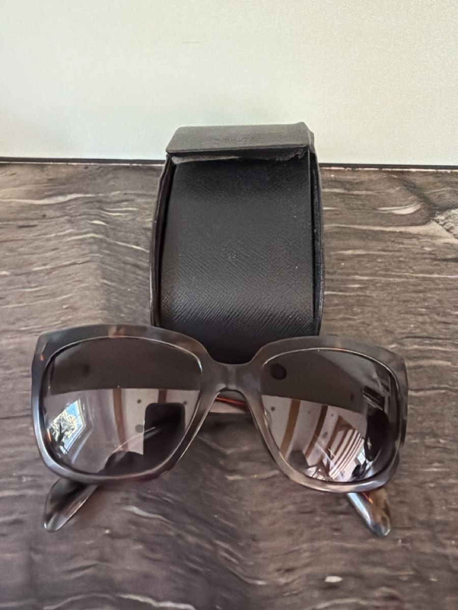 Prada Occhiali & Lenti: Prada Tortoiseshell Sunglasses - Made in Italy - Summer Read – Usato da Stallikon venduto da RTagel
