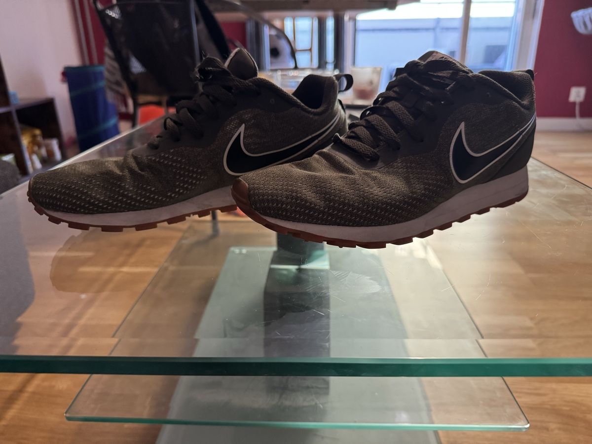 Nike Scarpe da uomo: Nike MD Runner 2 Green Gr.42.5 – Usato da Schaffhausen venduto da LoyalOutsider