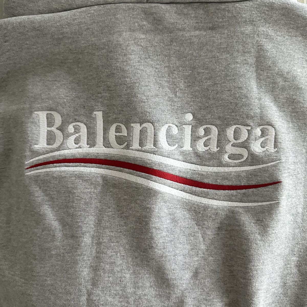 Balenciaga Maglioni & Felpe: Balenciaga Hoodie Grau – Nuovo (secondo la descrizione) da Zürich venduto da Nomase10. 5