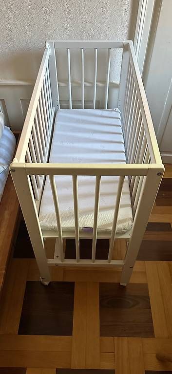 Letti: Babybett mit Matte – Usato da Zürich venduto da SF_CH_8
