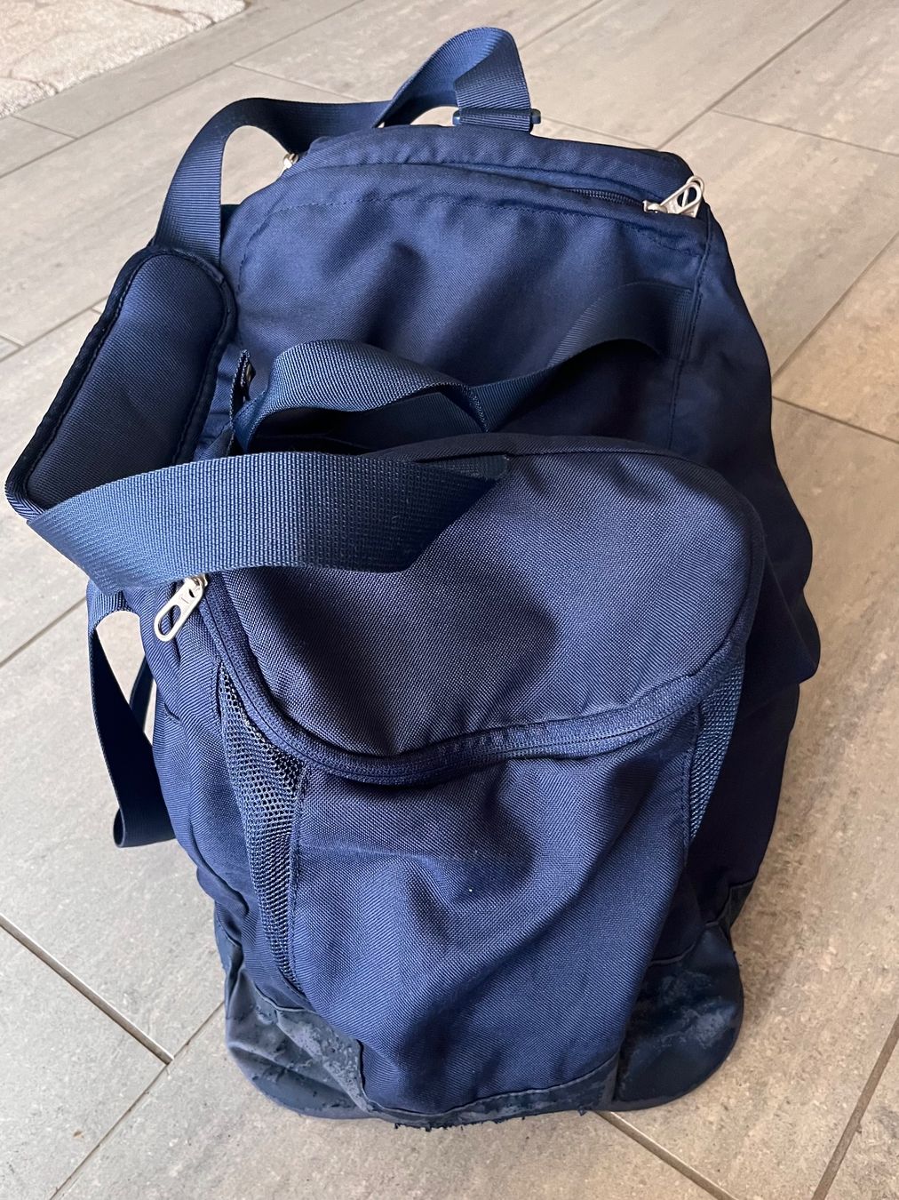 Nike Taschen: Nike Sporttasche – Gebraucht aus Wilen b. Wil von xen_kzb6 1