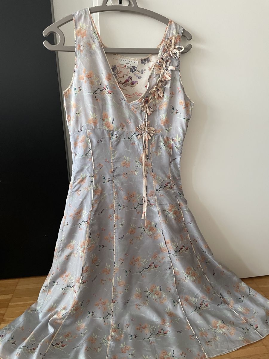 Essentiel Antwerp Robes: ESSENTIEL ANTWERP double sided Silk Size 36 – D'occasion à Neuchatel par shi_9fzw