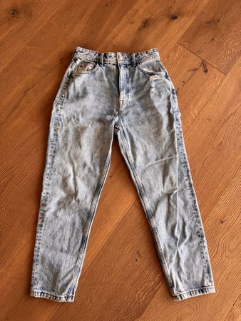 Zara Mom-Jeans mit geradem Schnitt im Used-Look Gr.38