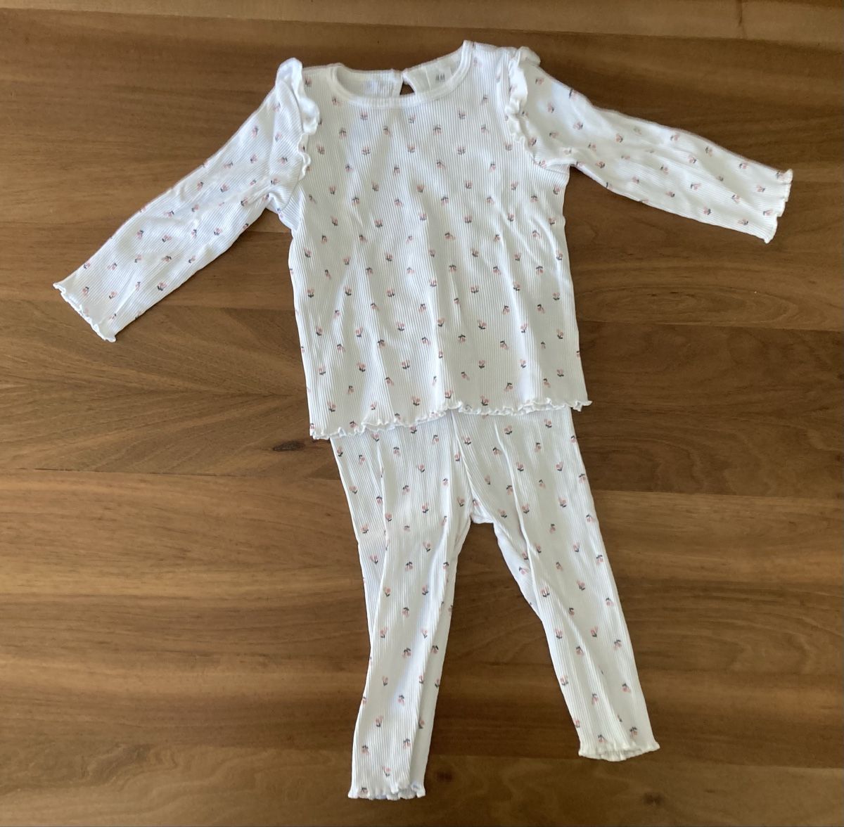 Lotti & Set di vestiti: Mädchen Paket Grösse 74 – Usato da Fieschertal venduto da Jordanja11 5