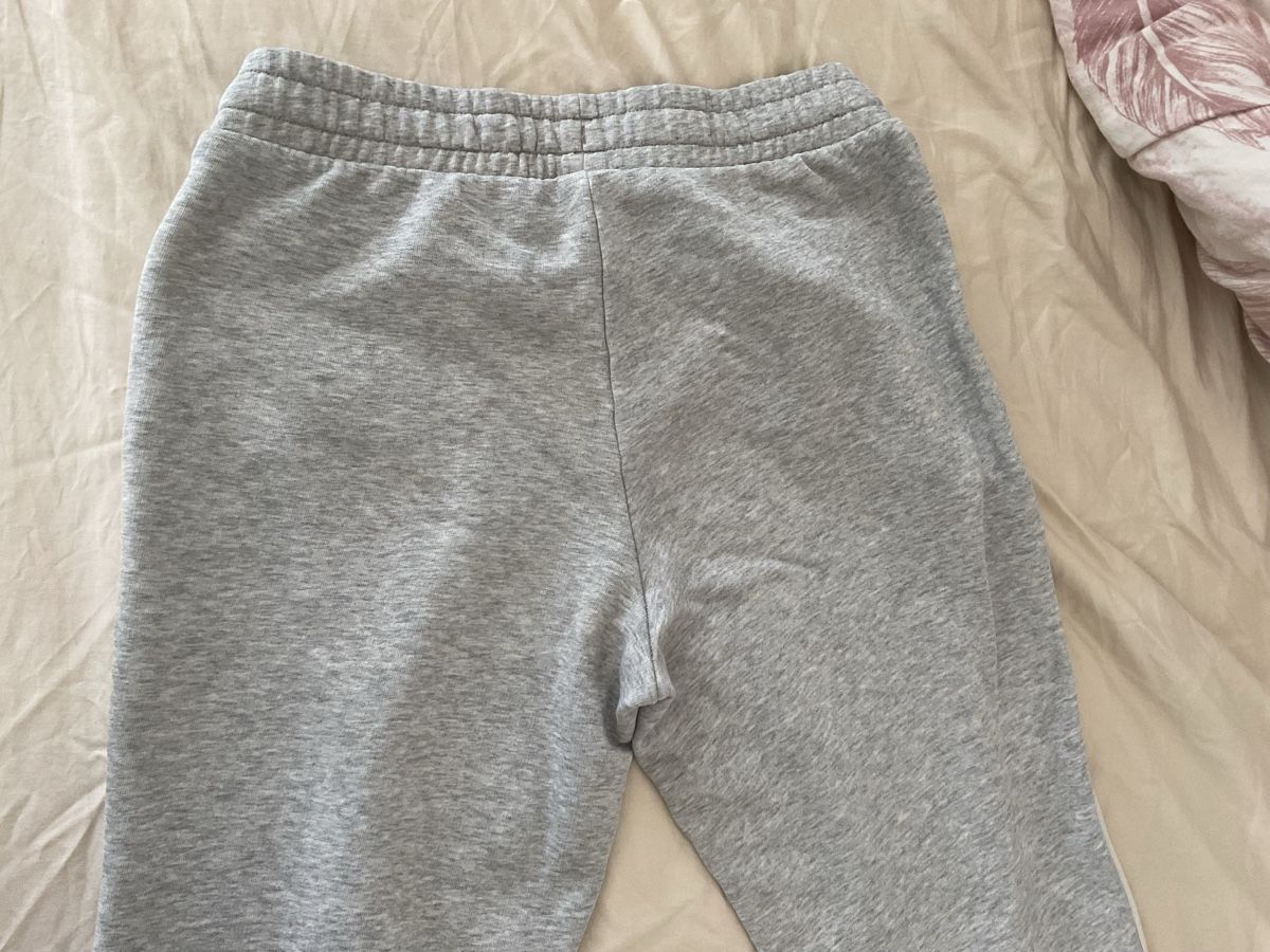 Kleiderpakete: Puma Damen Jogginghose Grau  – Gebraucht aus Ottenbach von aks_wyt2 1