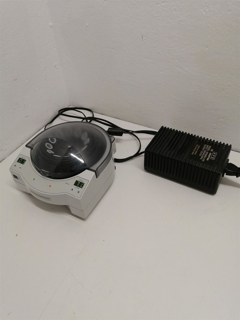 Accessori da laboratorio: DenverInstruments Microcentrifuge Force7 – Usato da Niederdorf venduto da LeptonAG_Labor
