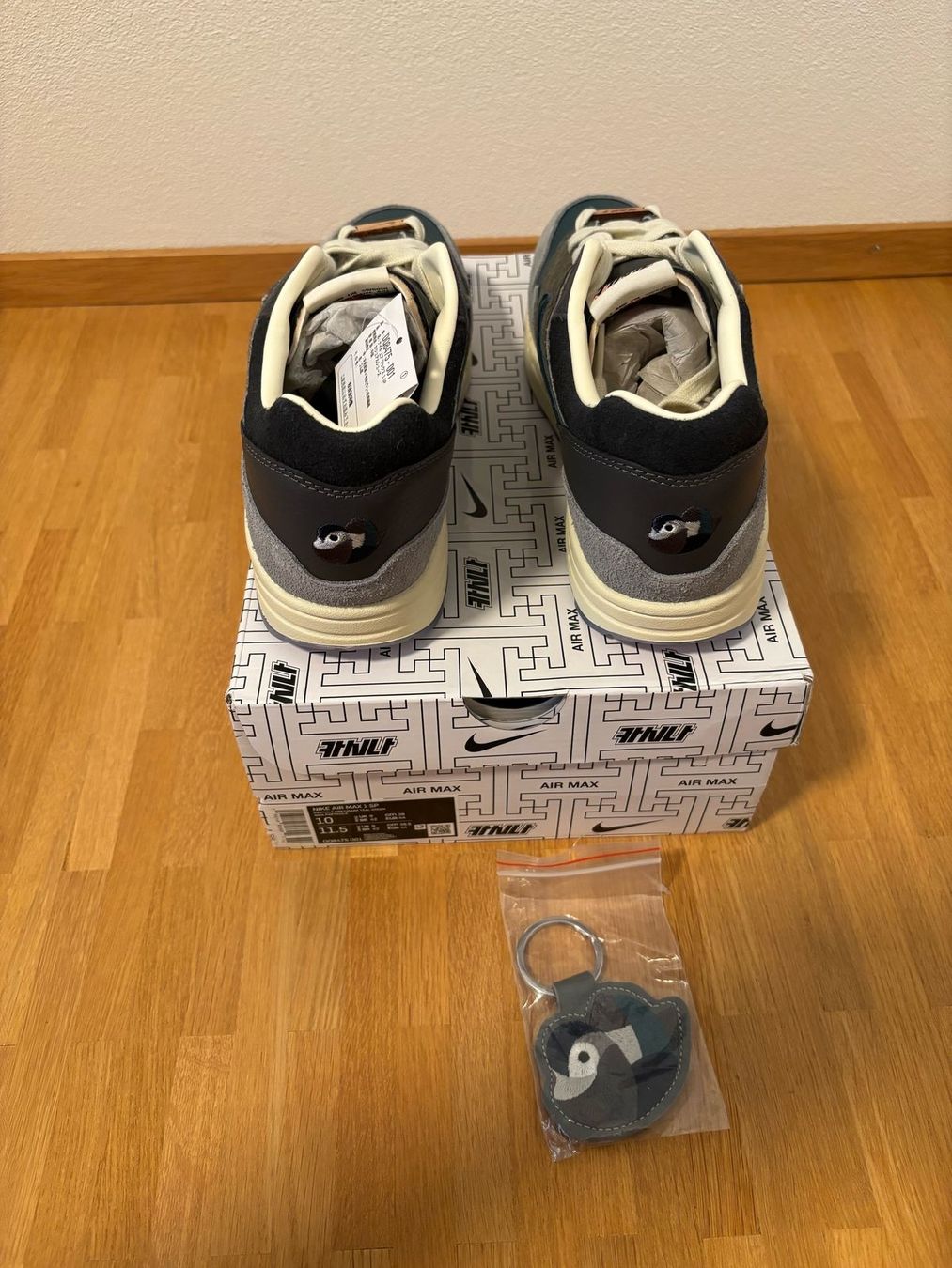 Nike Scarpe da uomo: Nike Air Max 1 Kasina Grey  EU44/ UK9/ US10 – Nuovo e nell'imballaggio originale da Kriens venduto da Na_Ro 1