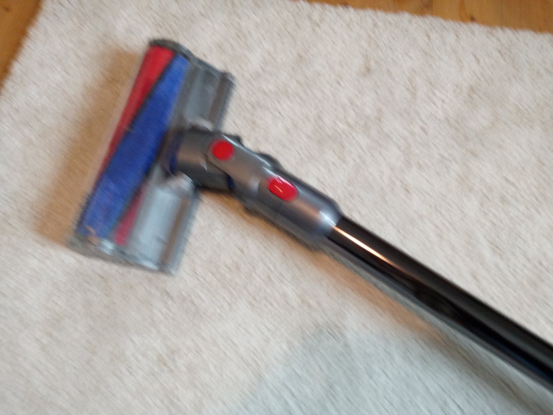 Dyson Staubsauger & Zubehör: Handstaubsauger Dyson V8 – Gebraucht aus Prez-vers-Siviriez von Monija70 3