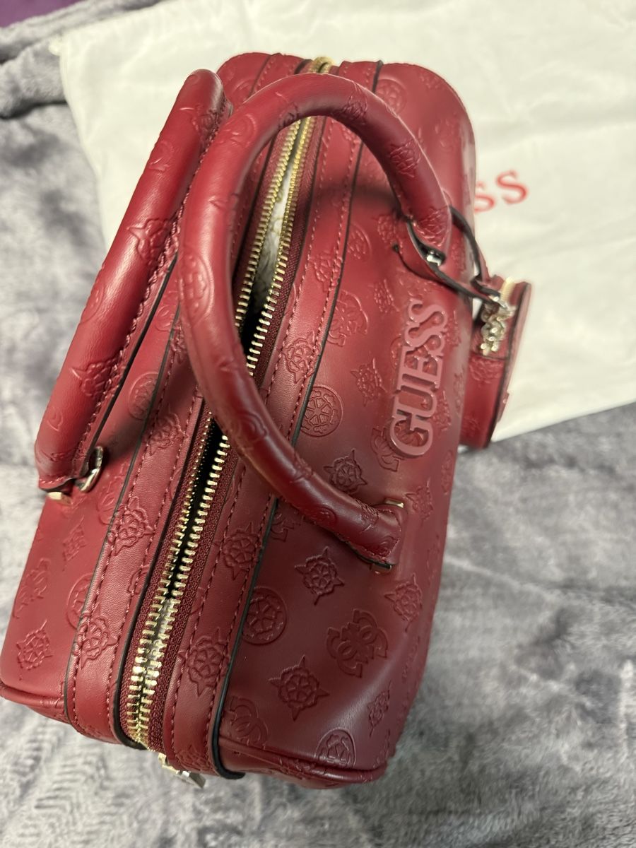 Guess Borse da donna: Guess Bowling-Bag – Nuovo (secondo la descrizione) da Wädenswil venduto da maiv86 1