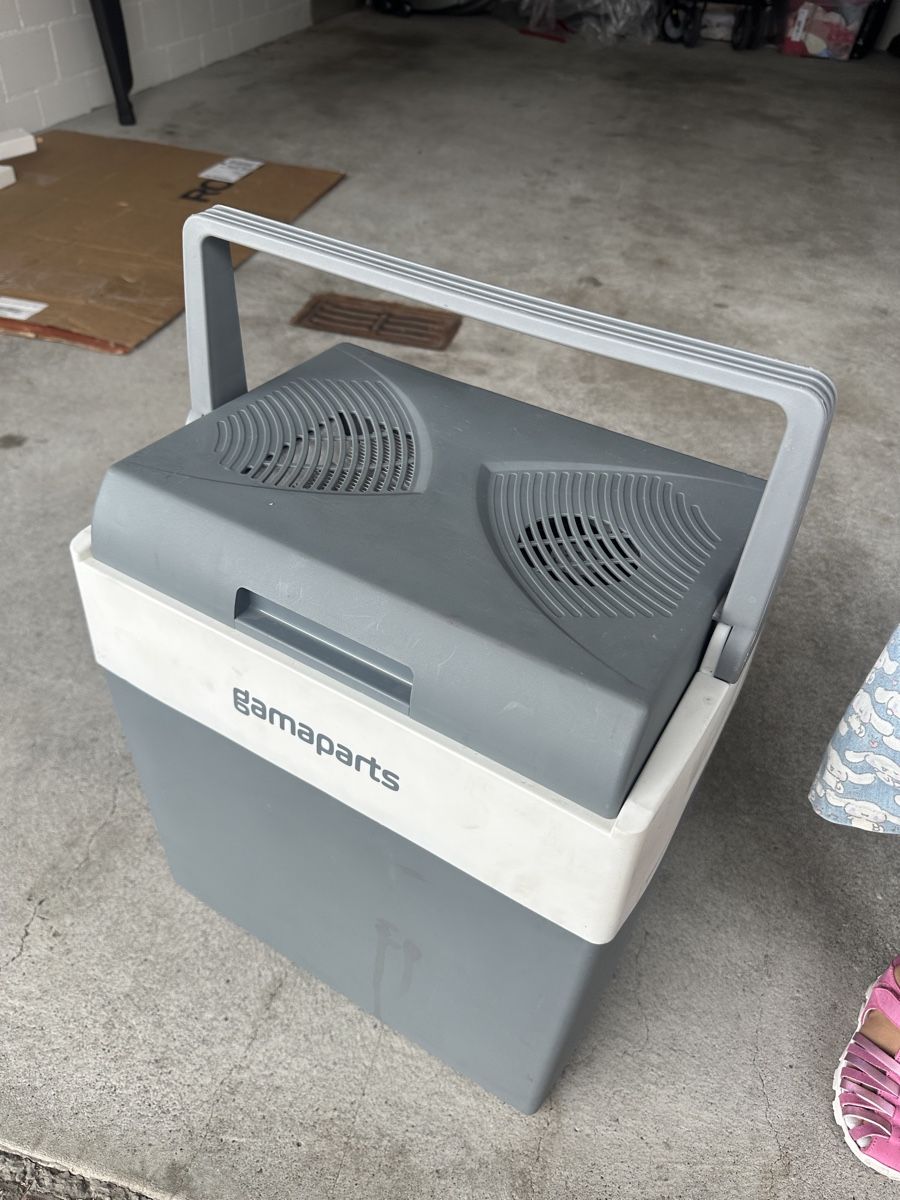 Kühlschränke & Kühlen: Gamaparts Kühlbox, Camping, Auto – Gebraucht aus Küsnacht ZH von fma_ws75