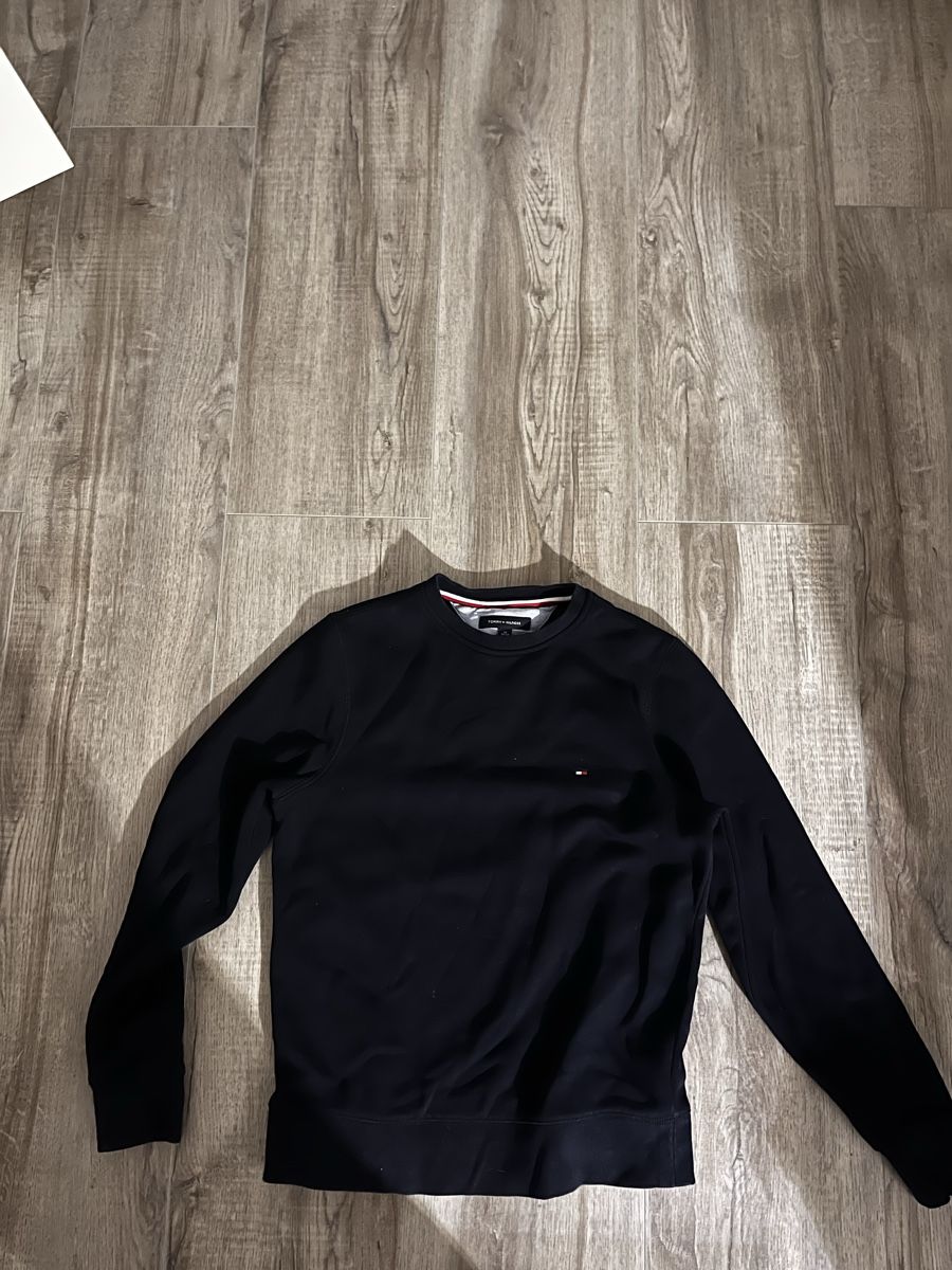 Tommy Hilfiger Pullover & Sweatshirts: Tommy Hilfiger Pulli – Neu (gemäss Beschreibung) aus Bäretswil von lau_cd98