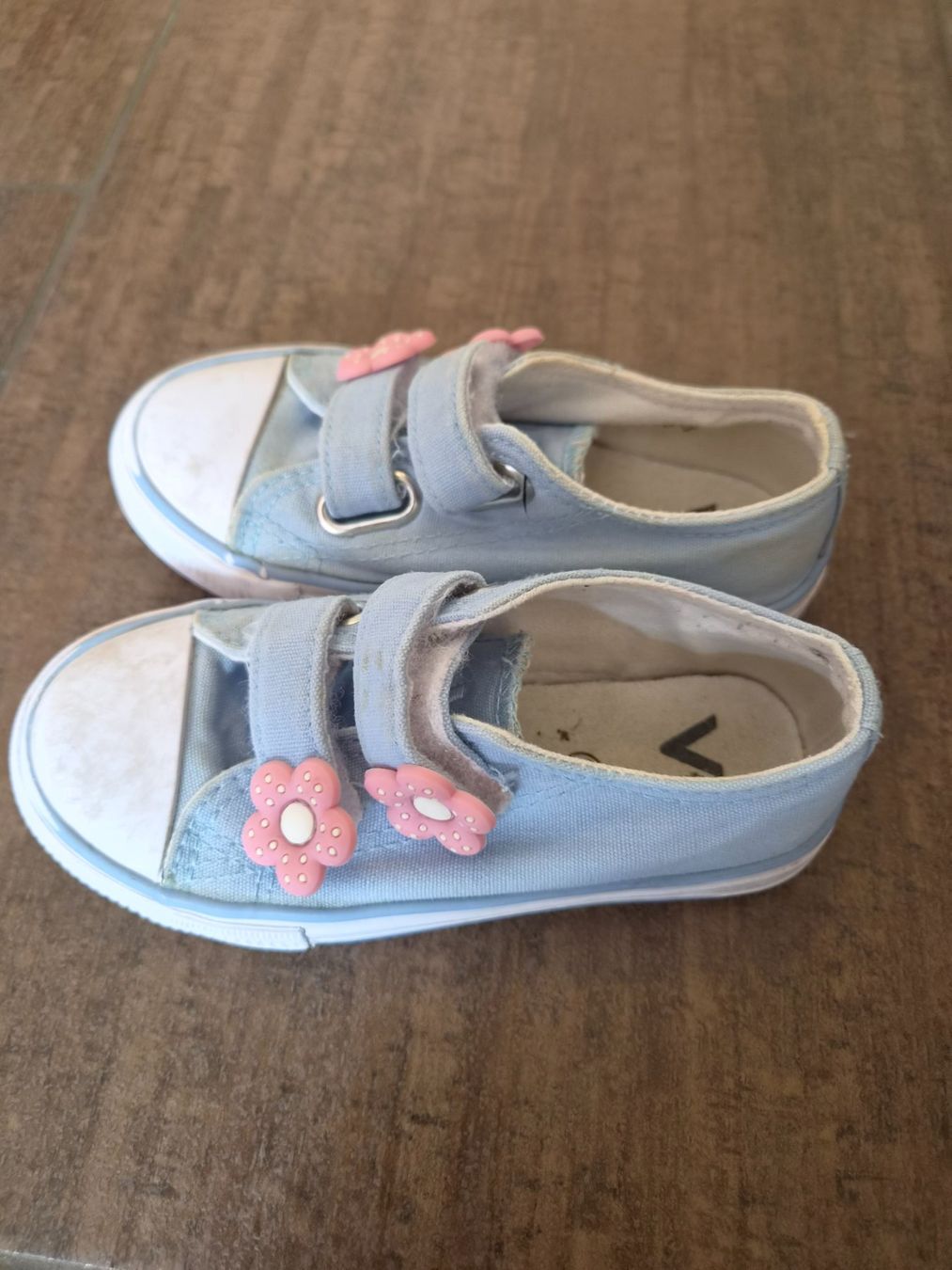Schuhe für Mädchen: Kinder Sneaker Grösse 25 hellblau mit Blumenmuster – Gebraucht aus Ibach von urs_sl5h 2